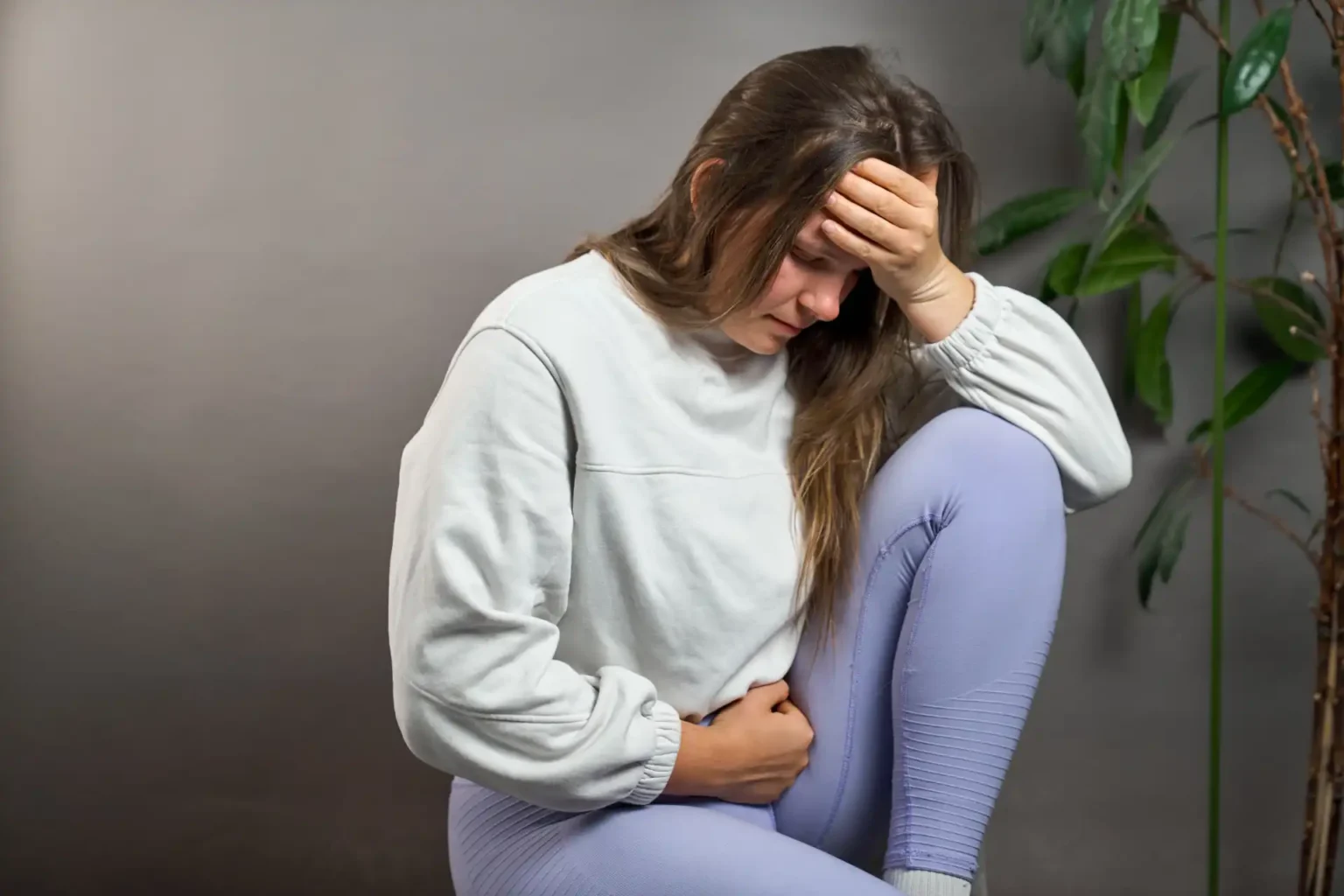 Jessi von periomea von perioden schmerzen geplagt